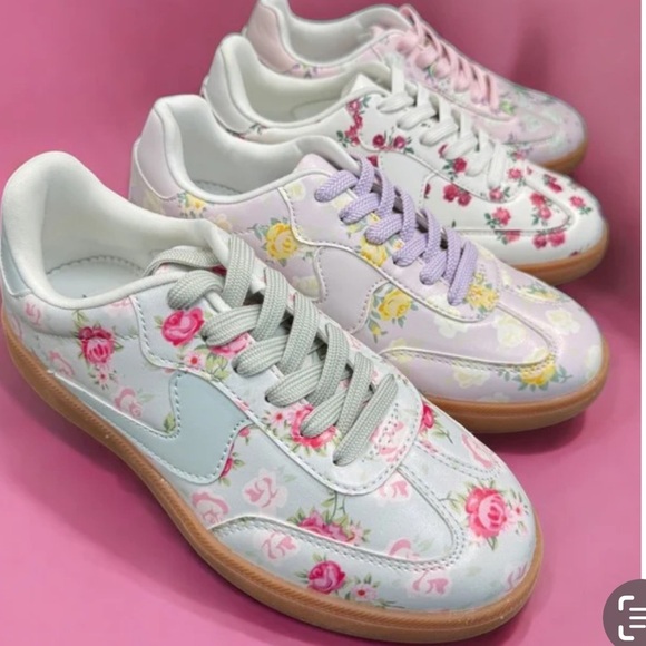 MINT JUBILEE COTTAGE ROSE SNEAKERS!!! Stunning !!!! New! 10 - Picture 1 of 7